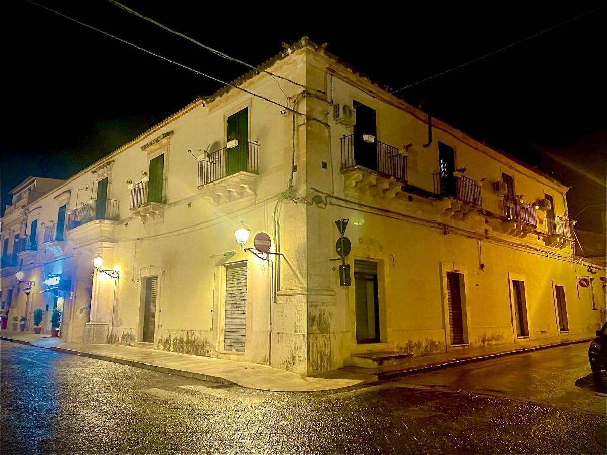 B&B Palazzo Loreto 아볼라 외부 사진
